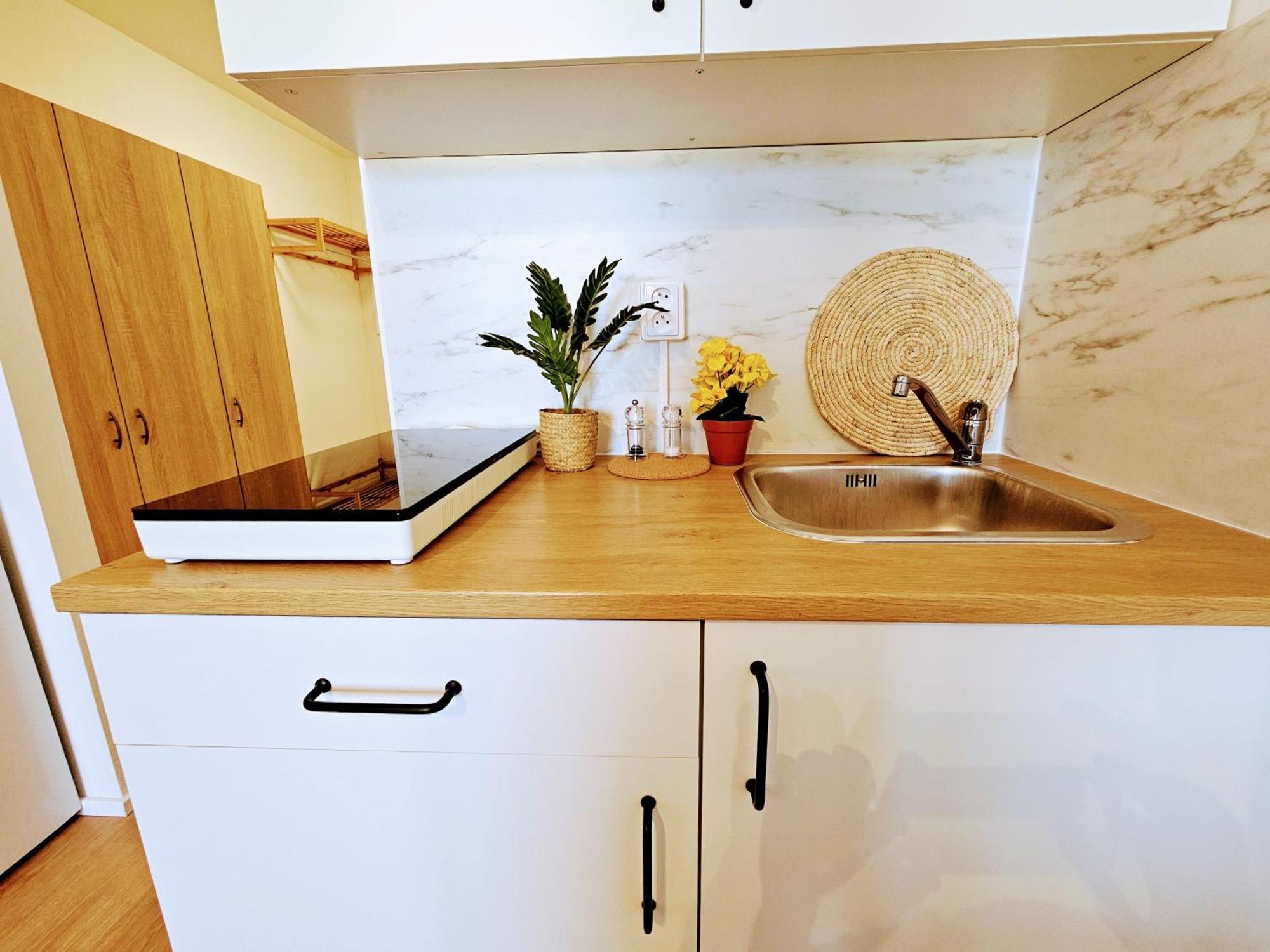 Apartment Live-inn Hotel-style 5 Apartments, 20 Mins To Centre, Gym, Reception, Free Parking, Lift, Roof Terrace & Game