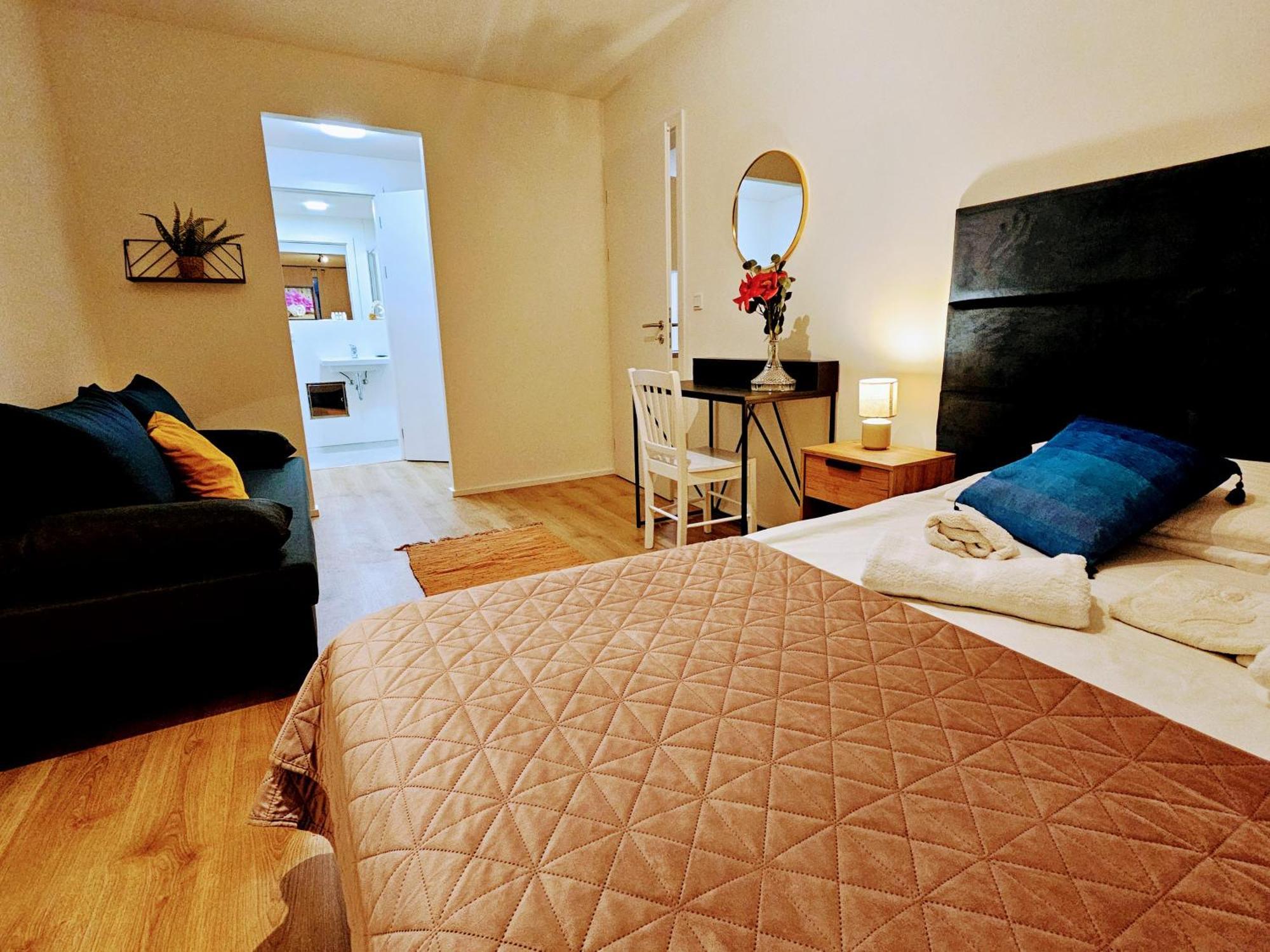 Apartment Live-inn Hotel-style 5 Apartments, 20 Mins To Centre, Gym, Reception, Free Parking, Lift, Roof Terrace & Game