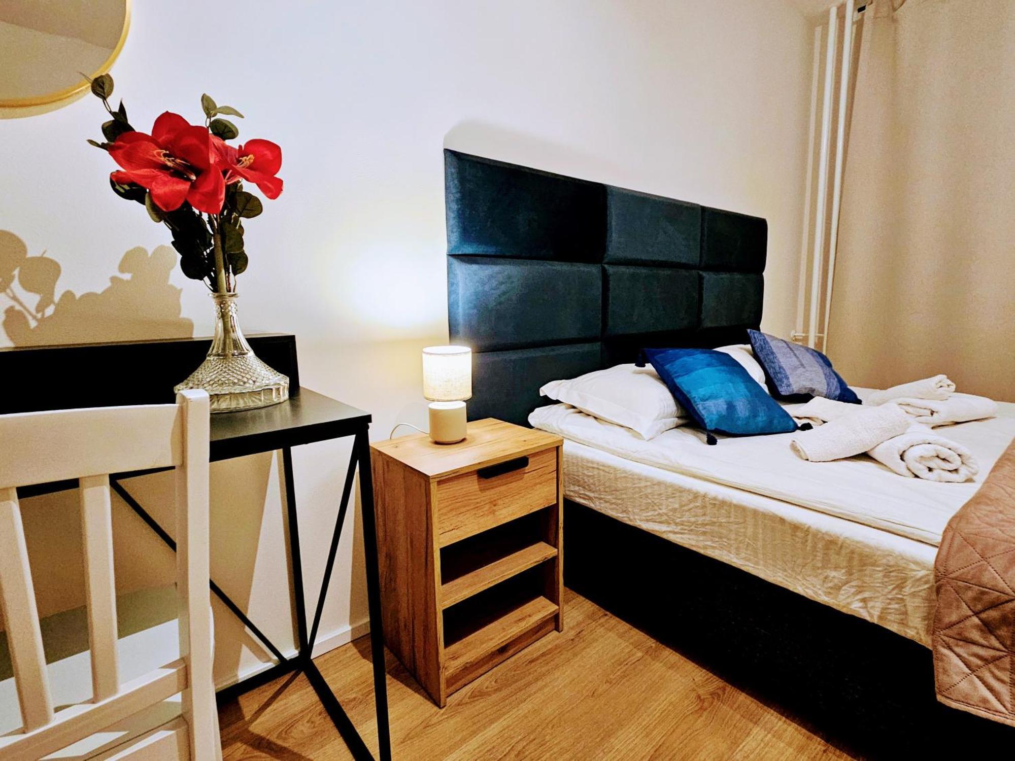 Apartment Live-inn Hotel-style 5 Apartments, 20 Mins To Centre, Gym, Reception, Free Parking, Lift, Roof Terrace & Game