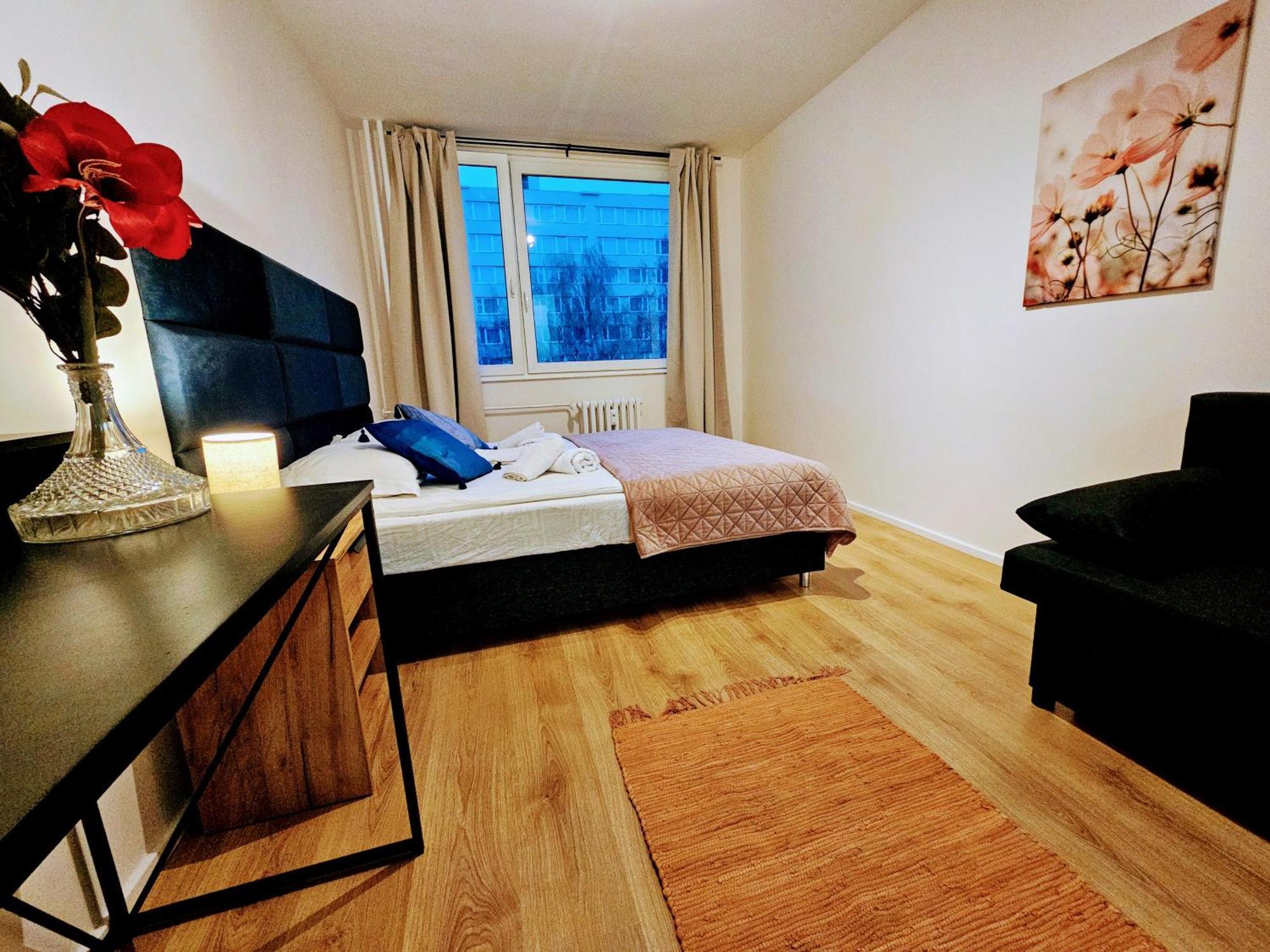 Apartment Live-inn Hotel-style 5 Apartments, 20 Mins To Centre, Gym, Reception, Free Parking, Lift, Roof Terrace & Game